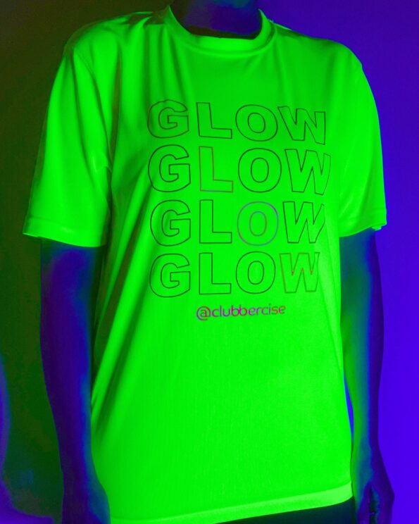 GLOW-OUTLINES-YellowTshirt-UV